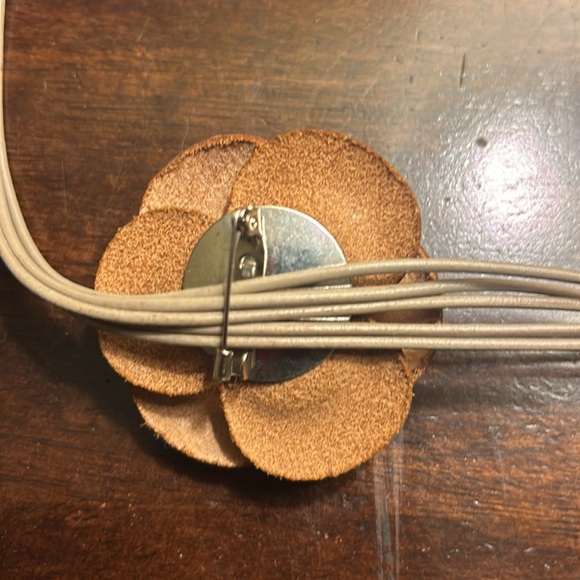 Interchangeable Leather look Choker broach necklace - Picture 7 of 10